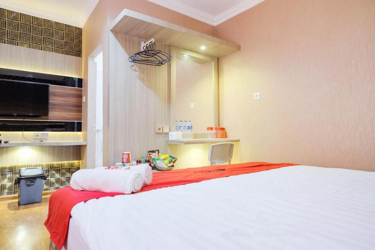 Reddoorz Plus @ Simpang Usu Medan Otel Dış mekan fotoğraf