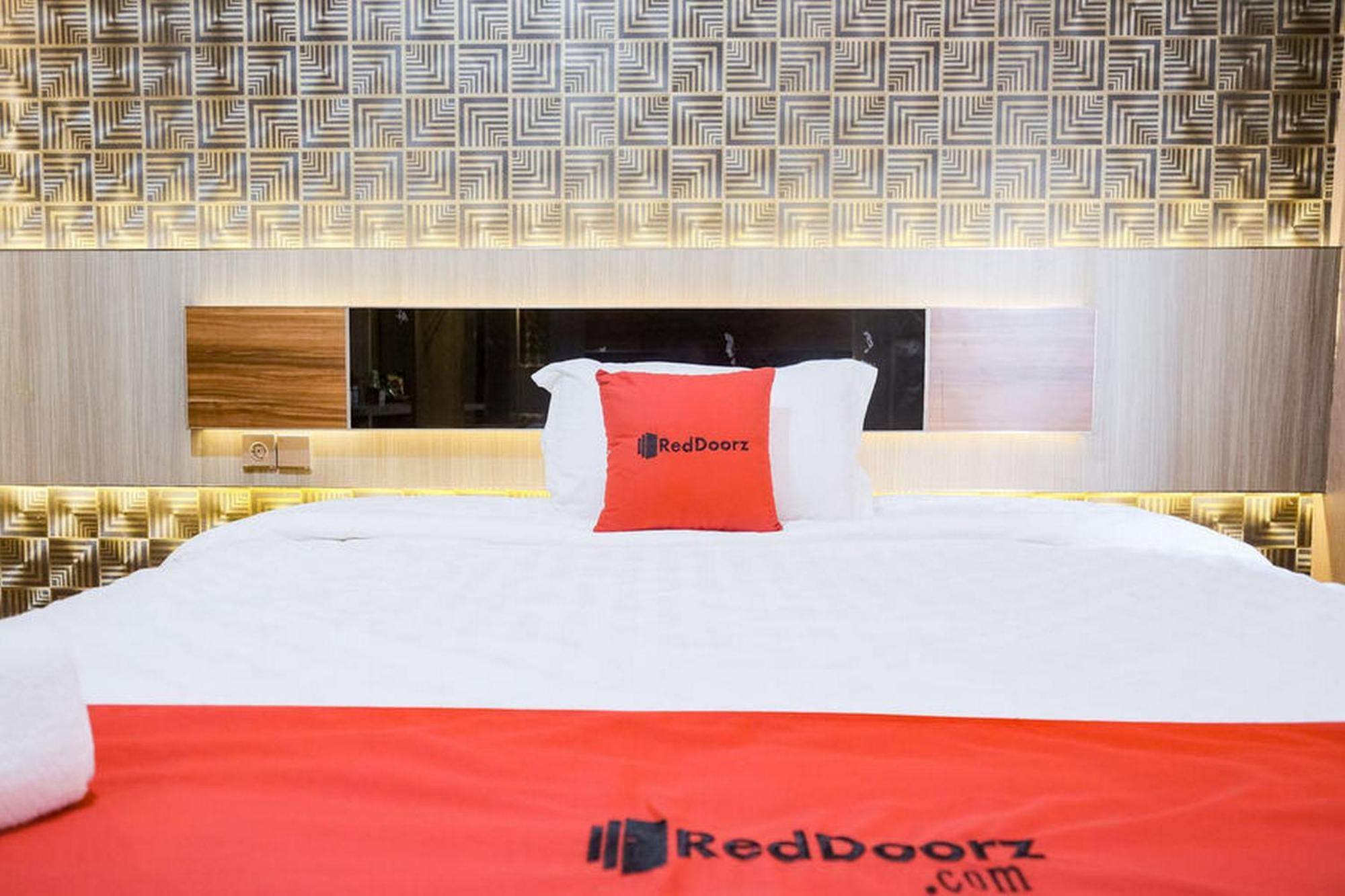 Reddoorz Plus @ Simpang Usu Medan Otel Dış mekan fotoğraf